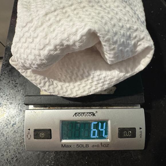 Lilly Pulitzer Buttercup White Seersucker Scallop-Hem Shorts Size 8 Womens EUC - Picture 9 of 9